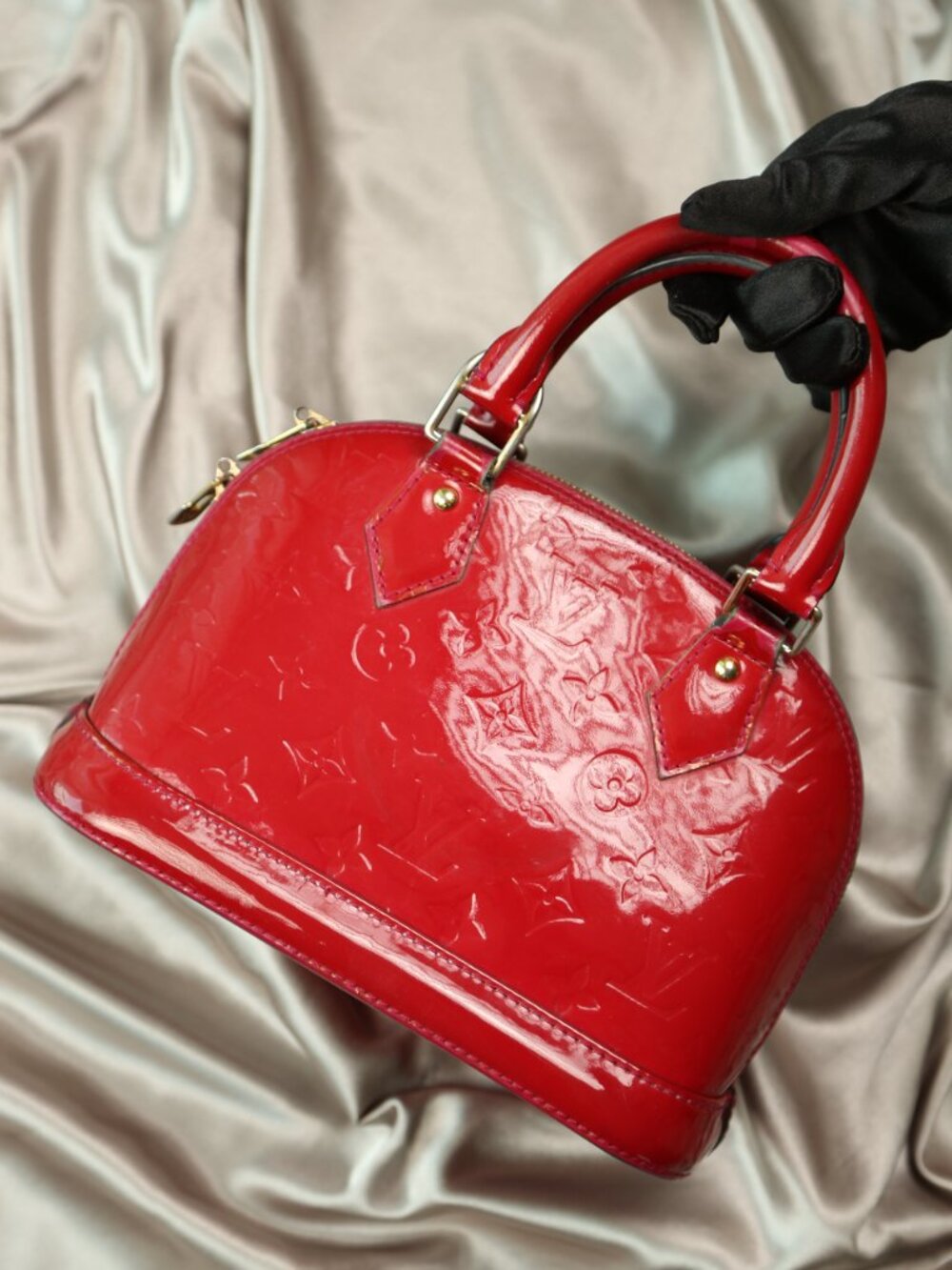 LOUIS VUITTON Alma BB Handbag - Picture 2 of 16